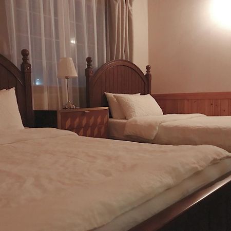 At Corner Resort & Garden Jeju Exterior photo