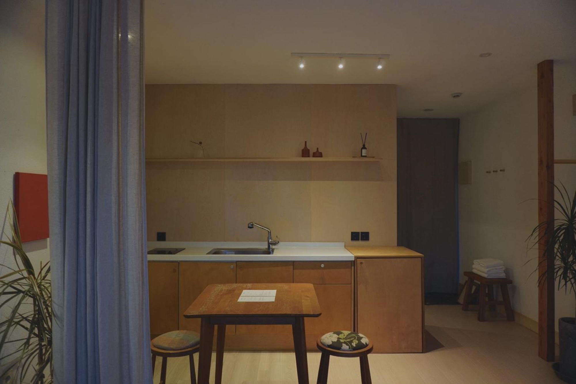 At Corner Resort & Garden Jeju Exterior photo