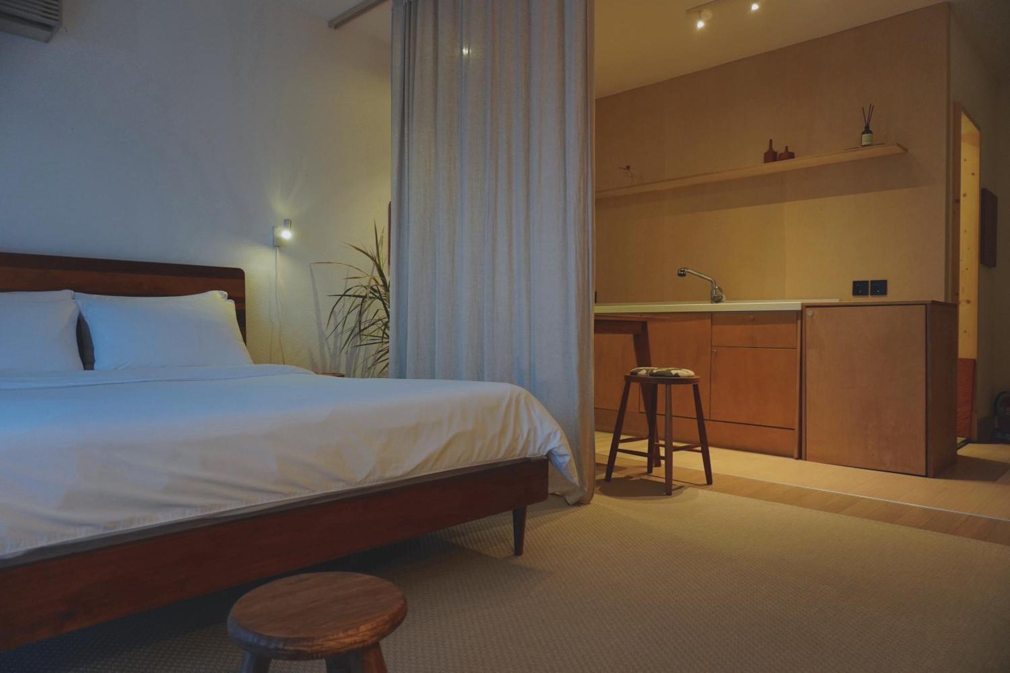 At Corner Resort & Garden Jeju Exterior photo
