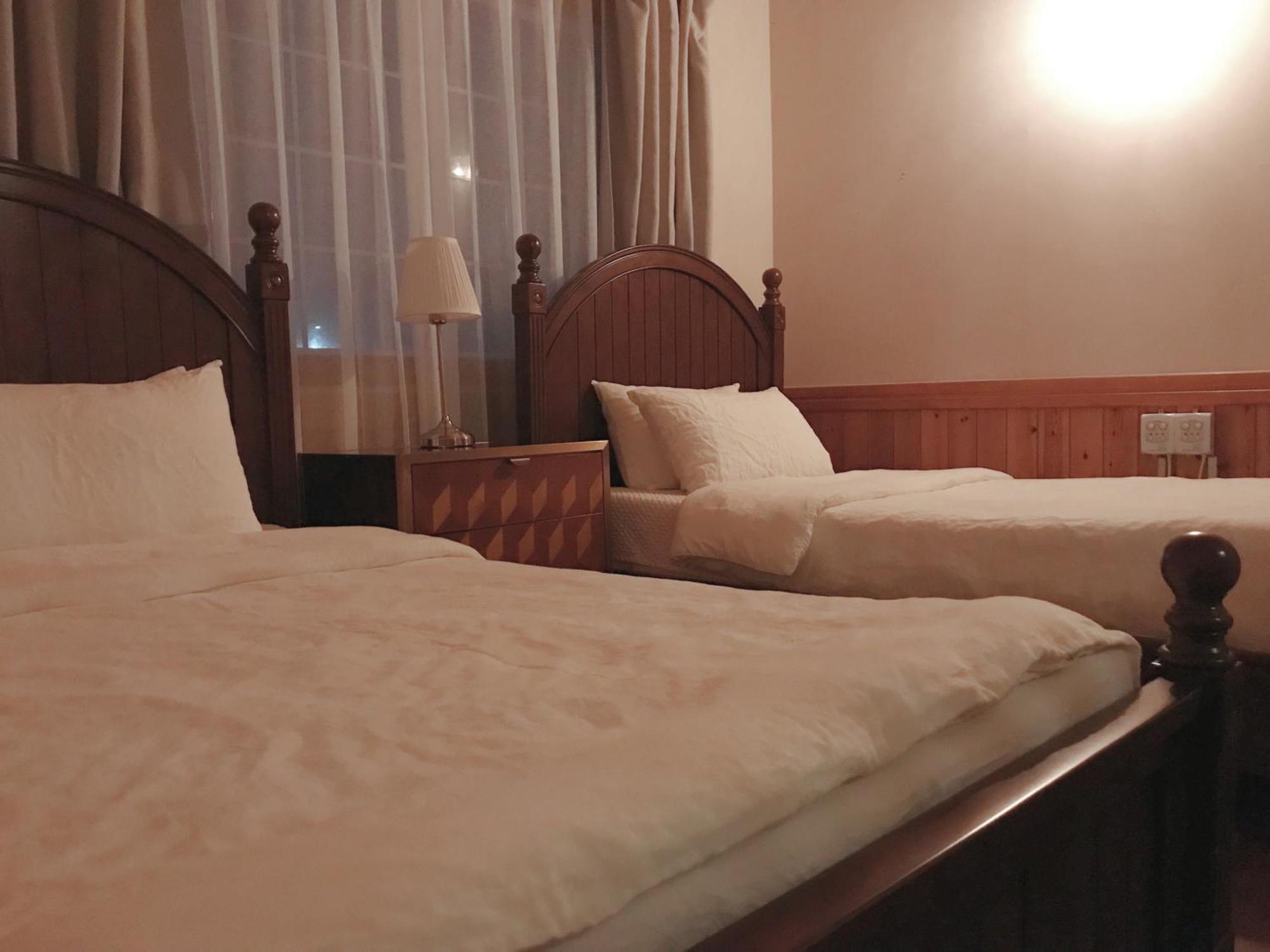 At Corner Resort & Garden Jeju Exterior photo