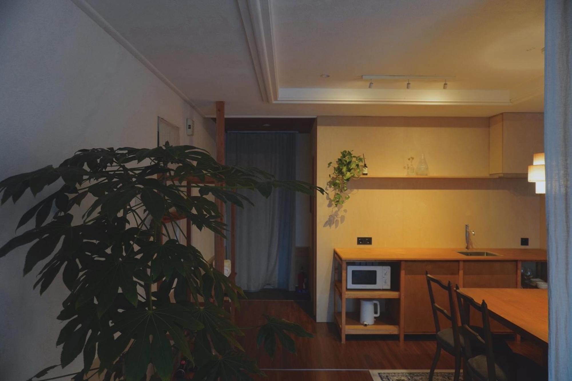 At Corner Resort & Garden Jeju Exterior photo
